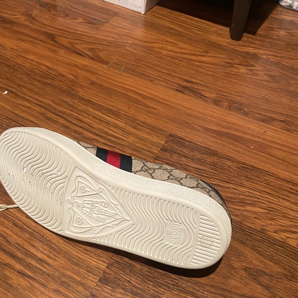 New without tags:Gucci ace supreme sneakers! In size 40. - Picture 9 of 11